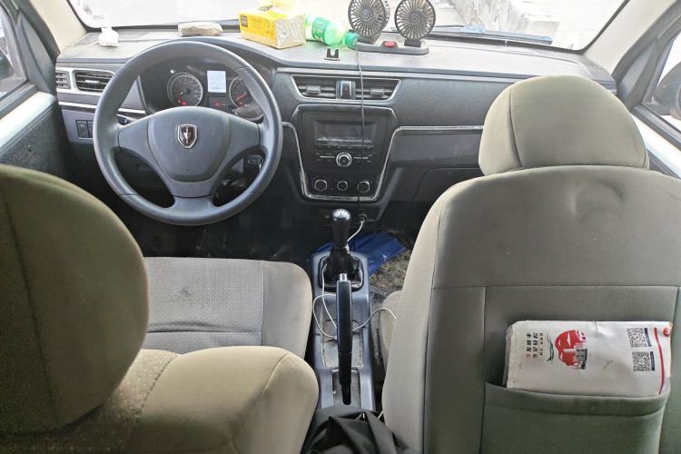Used Jinbei Hiace X30 2023 1.5L Super-Enjoyment Van 2/5 Seats Non-Air-Conditioned Version SWC15M Center Console