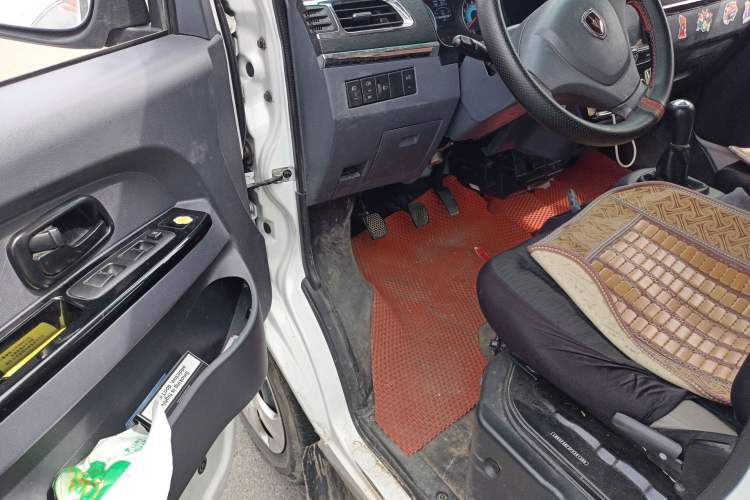 Used Jinbei Hiace X30 2023 1.5L Business-Style Passenger Van 5/6/7-Seater Non-Air-Conditioned Version SWC15M Driver Seat