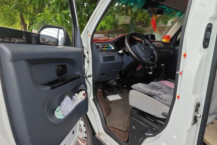 Used Jinbei Hiace X30 2023 1.5L Wealthy-Style Passenger Van 5/6/7-Seater Non-Air-Conditioned Version SWC15M Driver Seat