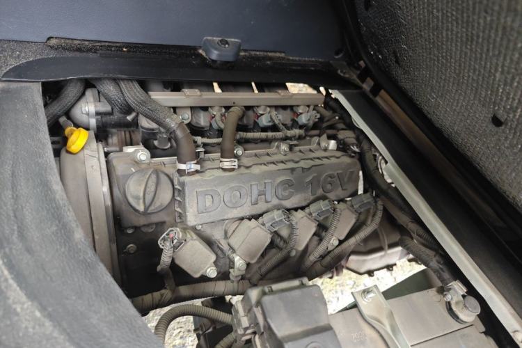 Used Jinbei Hiace X30 2023 1.5L Wealthy-Style Passenger Van 5/6/7-Seater Non-Air-Conditioned Version SWC15M Engine Bay