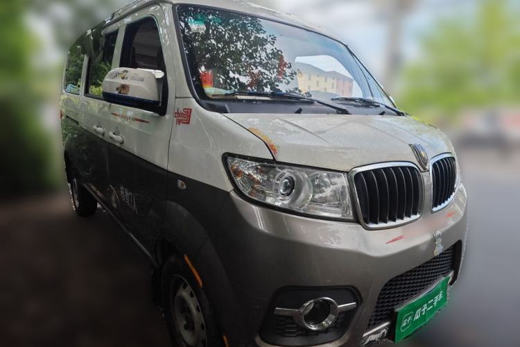 Used Jinbei Hiace X30 2023 1.5L Wealthy-Style Passenger Van 5/6/7-Seater Non-Air-Conditioned Version SWC15M Front Right 45 Deg