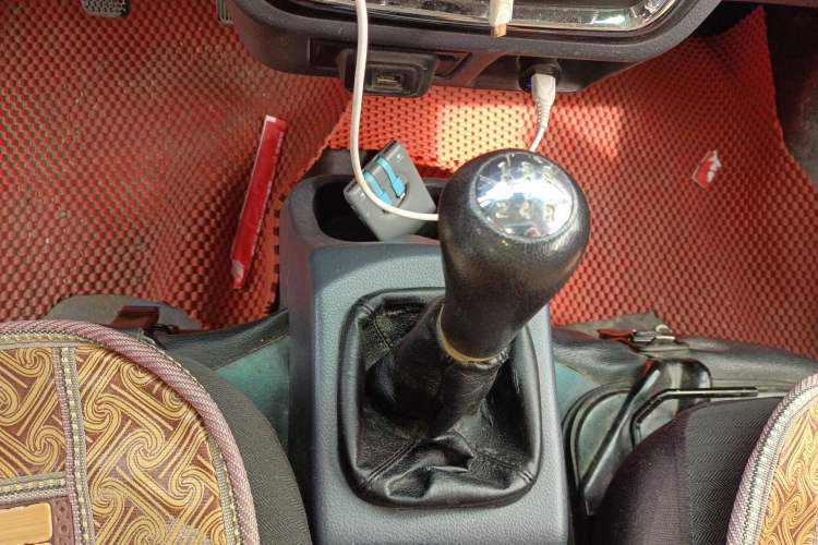 Used Jinbei Hiace X30 2023 1.5L Business-Style Passenger Van 5/6/7-Seater Non-Air-Conditioned Version SWC15M Gear Lever