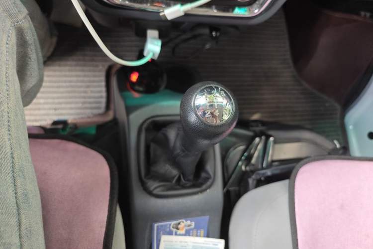 Used Jinbei Hiace X30 2023 1.5L Wealthy-Style Passenger Van 5/6/7-Seater Non-Air-Conditioned Version SWC15M Gear Lever