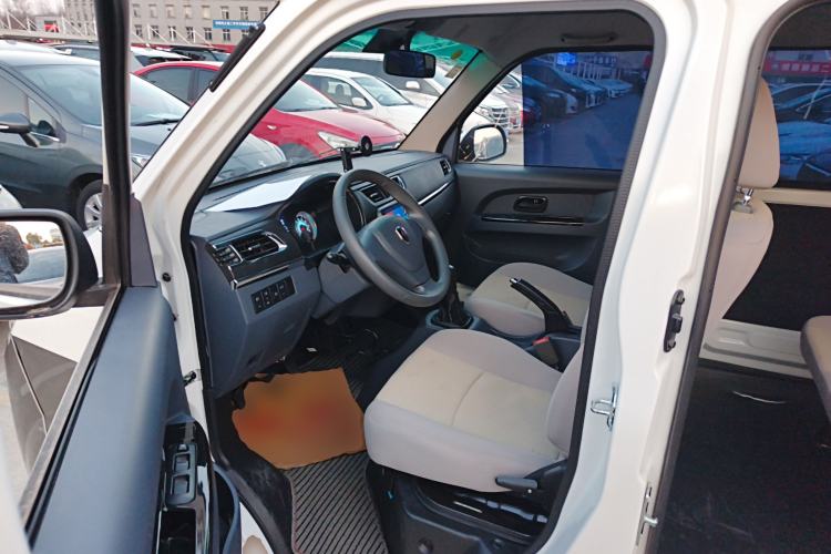 Used Jinbei Hiace X30 2023 1.5L Wealthy-Style Passenger Van 5/6/7-Seater Non-Air-Conditioned Version SWC15M Interior 3