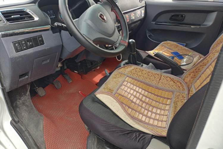 Used Jinbei Hiace X30 2023 1.5L Business-Style Passenger Van 5/6/7-Seater Non-Air-Conditioned Version SWC15M Left Front Seat