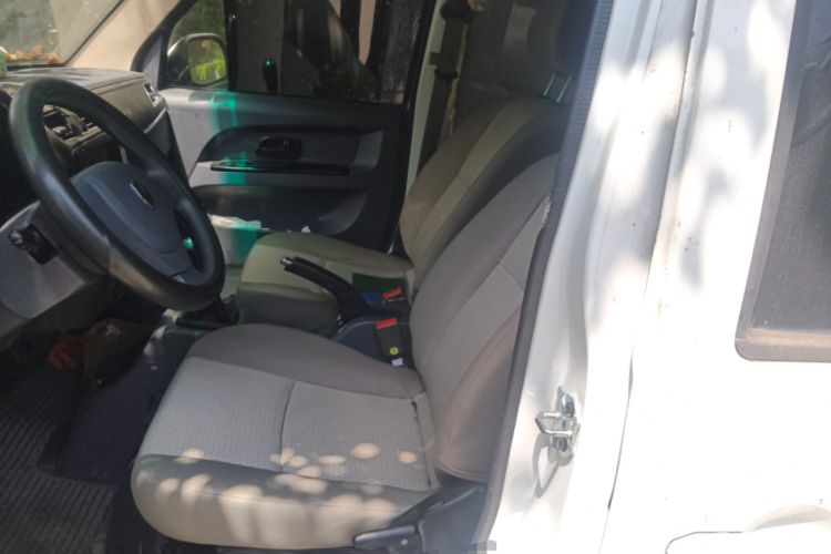 Used Jinbei Hiace X30 2023 1.5L Business-Style Passenger Van 5/6/7-Seater Non-Air-Conditioned Version SWC15M Left Rear Seat