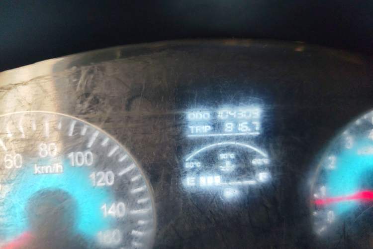 Used Jinbei Hiace X30 2023 1.5L Wealthy-Style Passenger Van 5/6/7-Seater Non-Air-Conditioned Version SWC15M Odometer Close Up