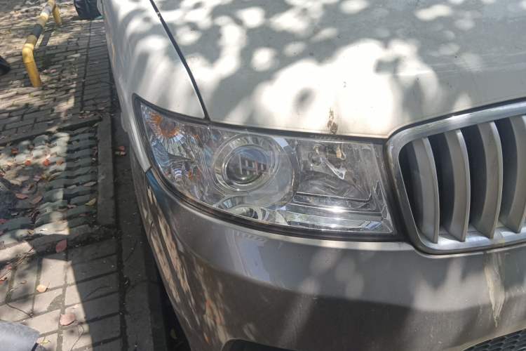 Used Jinbei Hiace X30 2023 1.5L Business-Style Passenger Van 5/6/7-Seater Non-Air-Conditioned Version SWC15M Right Front Headlight