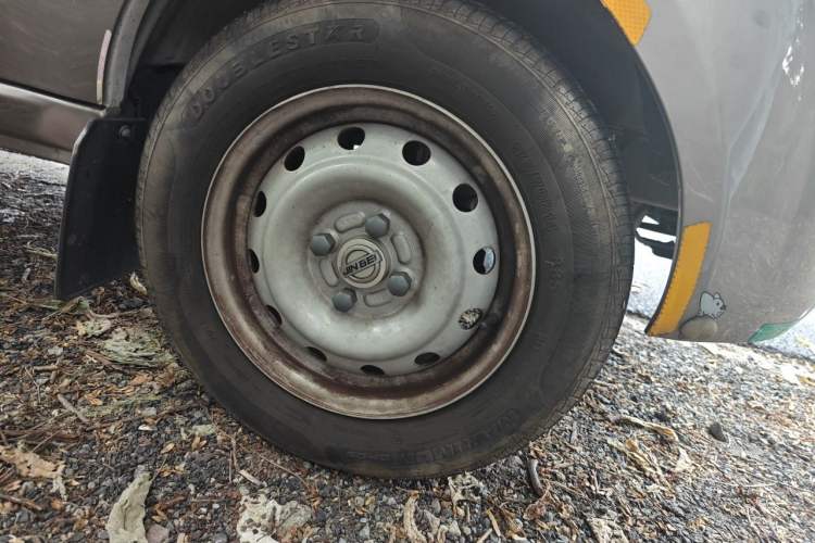 Used Jinbei Hiace X30 2023 1.5L Wealthy-Style Passenger Van 5/6/7-Seater Non-Air-Conditioned Version SWC15M Right Front Wheel Hub