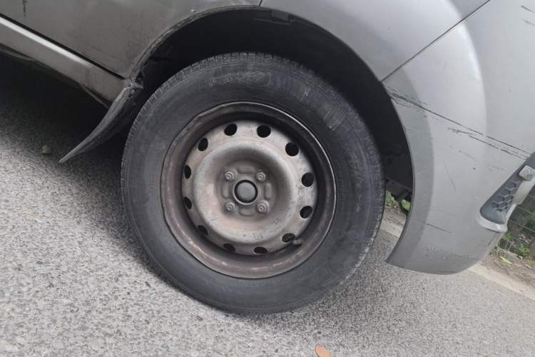 Used Jinbei Hiace X30 2023 1.5L Super-Enjoyment Van 2/5 Seats Non-Air-Conditioned Version SWC15M Right Front Wheel Hub