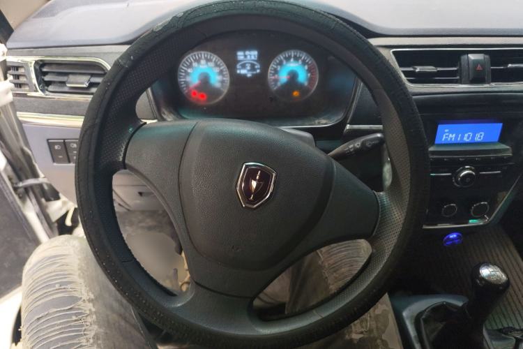 Used Jinbei Hiace X30 2023 1.5L Wealthy-Style Passenger Van 5/6/7-Seater Non-Air-Conditioned Version SWC15M Steering Wheel