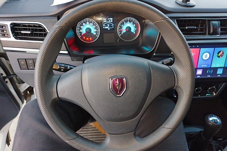 Used Jinbei Hiace X30 2023 1.5L Wealthy-Style Passenger Van 5/6/7-Seater Non-Air-Conditioned Version SWC15M Steering Wheel