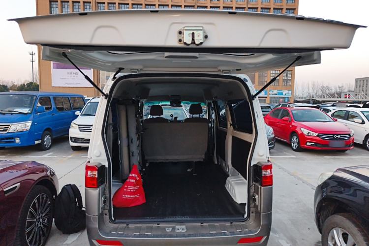 Used Jinbei Hiace X30 2023 1.5L Wealthy-Style Passenger Van 5/6/7-Seater Non-Air-Conditioned Version SWC15M Trunk