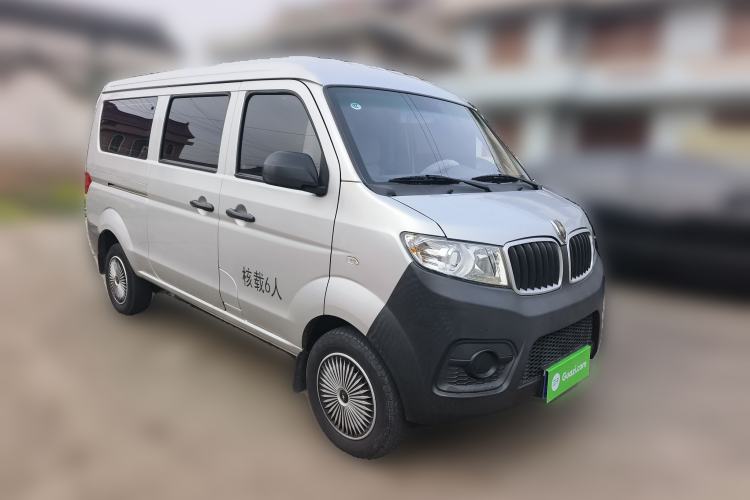 Used Jinbei Hiace X30 2023 1.5L Super-Comfortable Passenger Van 5/6/7-Seater Non-Air-Conditioned Version Model SWC15M Front Right 45 Deg