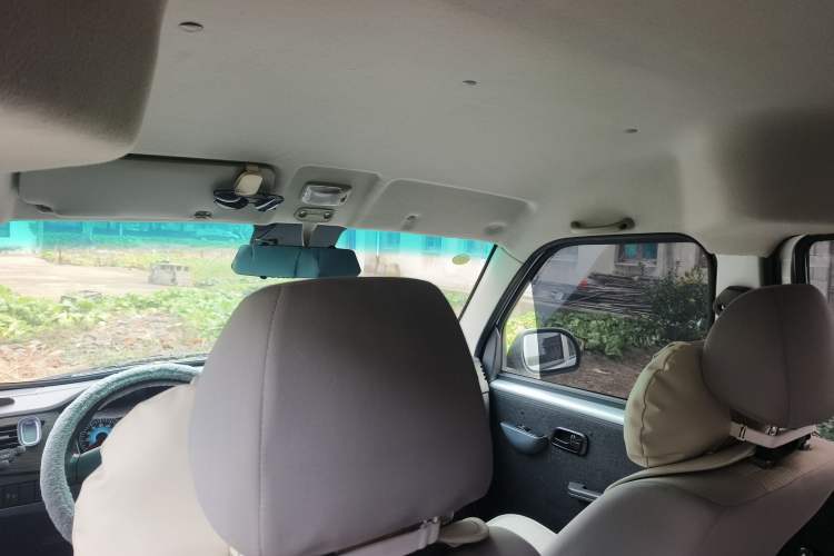 Used Jinbei Hiace X30 2023 1.5L Super-Comfortable Passenger Van 5/6/7-Seater Non-Air-Conditioned Version Model SWC15M Headliner