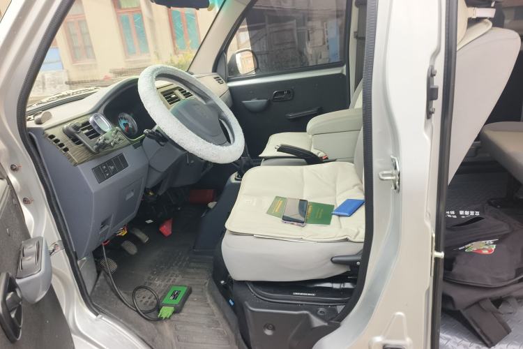 Used Jinbei Hiace X30 2023 1.5L Super-Comfortable Passenger Van 5/6/7-Seater Non-Air-Conditioned Version Model SWC15M Left Front Seat