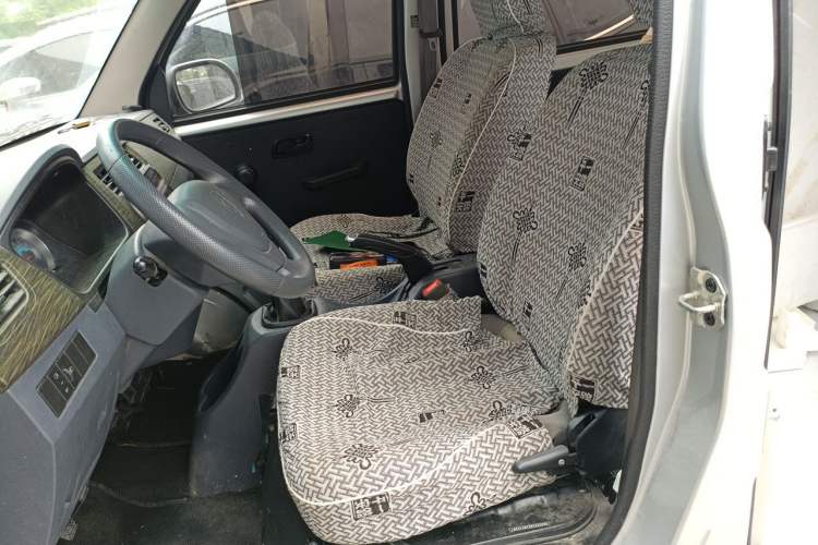 Used Jinbei Hiace X30 2023 1.5L Super-Comfortable Passenger Van 5/6/7-Seater Non-Air-Conditioned Version Model SWC15M Left Front Seat