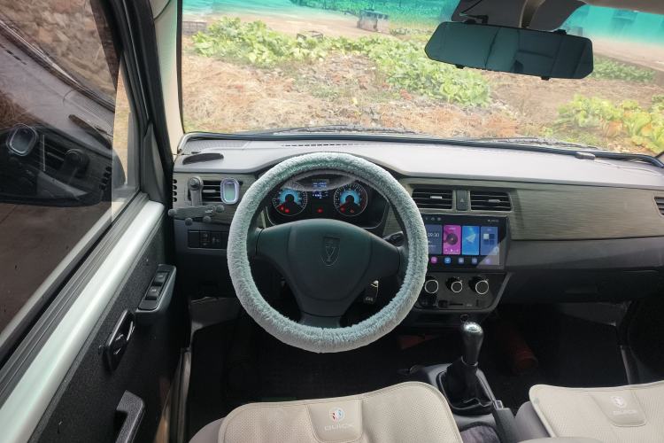 Used Jinbei Hiace X30 2023 1.5L Super-Comfortable Passenger Van 5/6/7-Seater Non-Air-Conditioned Version Model SWC15M Steering Wheel