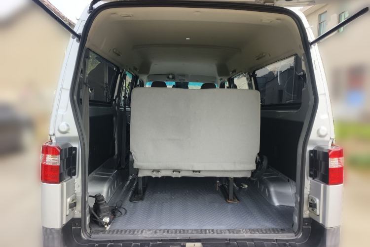 Used Jinbei Hiace X30 2023 1.5L Super-Comfortable Passenger Van 5/6/7-Seater Non-Air-Conditioned Version Model SWC15M Trunk