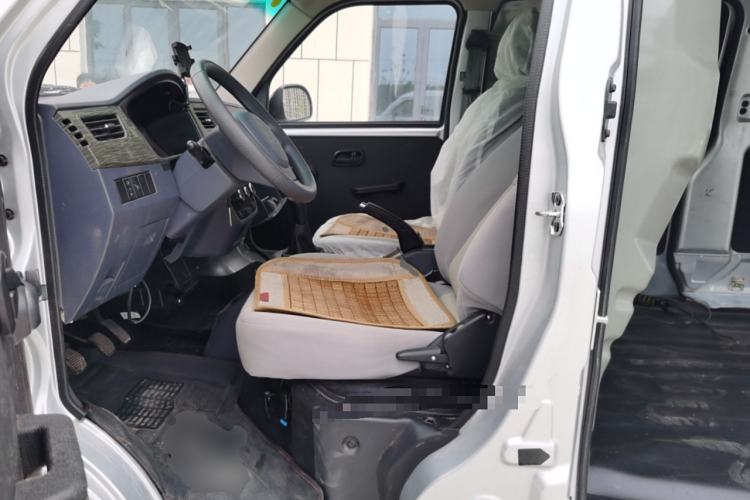 Used Jinbei Hiace X30 2023 1.5L Super-Enjoyment Van 2/5 Seats Non-Air-Conditioned Version SWC15M Driver Seat