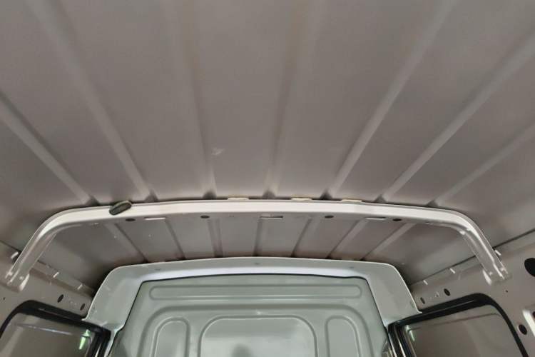 Used Jinbei Hiace X30 2023 1.5L Super-Enjoyment Van 2/5 Seats Non-Air-Conditioned Version SWC15M Headliner