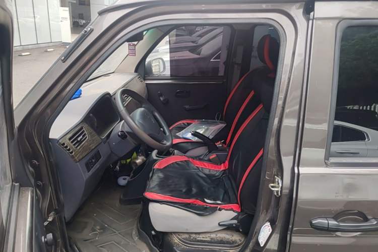 Used Jinbei Hiace X30 2023 1.5L Super-Comfortable Passenger Van 5/6/7-Seater Non-Air-Conditioned Version Model SWC15M Left Front Seat