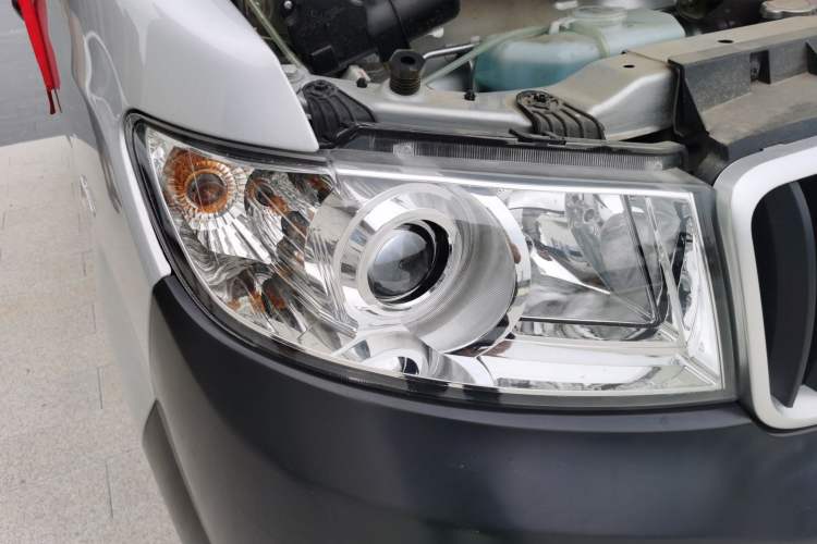 Used Jinbei Hiace X30 2023 1.5L Super-Enjoyment Van 2/5 Seats Non-Air-Conditioned Version SWC15M Right Front Headlight