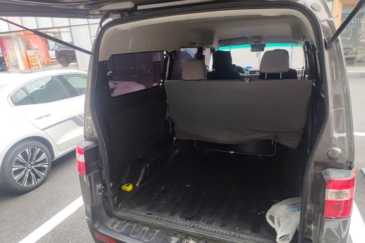 Used Jinbei Hiace X30 2023 1.5L Super-Comfortable Passenger Van 5/6/7-Seater Non-Air-Conditioned Version Model SWC15M Trunk