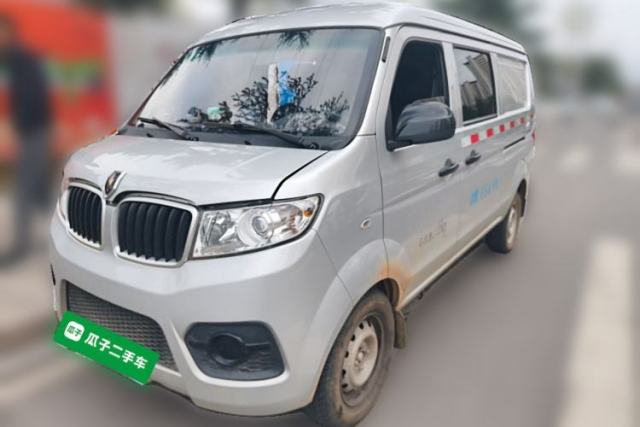 Used Jinbei Hiace X30 2023 1.5L Super-Comfortable Passenger Van 5/6/7-Seater Non-Air-Conditioned Version Model SWC15M