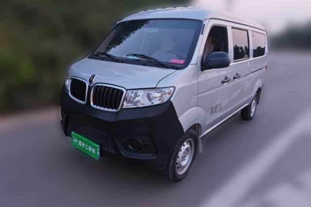 Used Jinbei Hiace X30 2023 1.5L Super-Comfortable Passenger Van 5/6/7-Seater Non-Air-Conditioned Version Model SWC15M