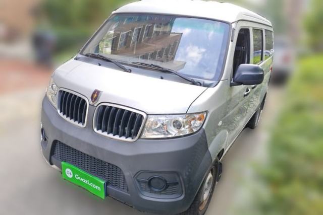 Used Jinbei Hiace X30 2023 1.5L Super-Comfortable Passenger Van 5/6/7-Seater Non-Air-Conditioned Version Model SWC15M