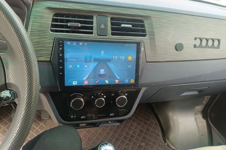 Used Jinbei Hiace X30 2023 1.5L Super-Enjoyment Van 2/5 Seats Non-Air-Conditioned Version SWC15M Audio And AC Panel