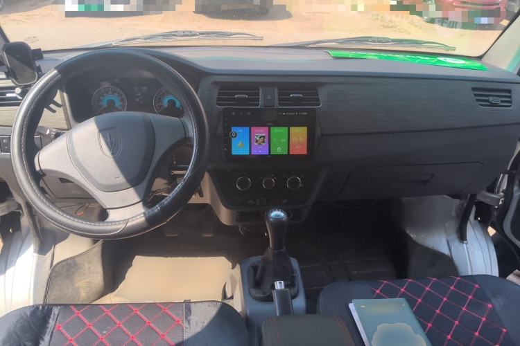 Used Jinbei Hiace X30 2023 1.5L Wealthy-Style Passenger Van 5/6/7-Seater Non-Air-Conditioned Version SWC15M Center Console