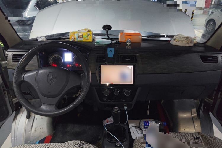Used Jinbei Hiace X30 2023 1.5L Super-Enjoyment Van 2/5 Seats Non-Air-Conditioned Version SWC15M Center Console