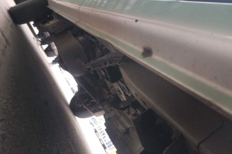 Used Jinbei Hiace X30 2023 1.5L Super-Comfortable Passenger Van 5/6/7-Seater Non-Air-Conditioned Version Model SWC15M Chassis Front Right