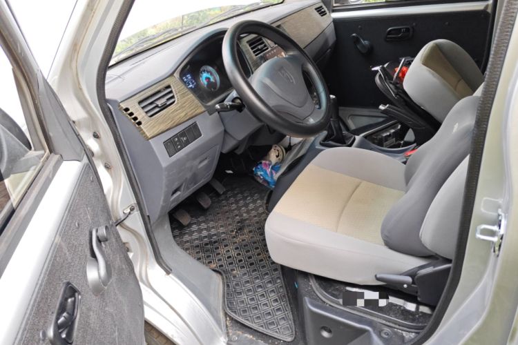 Used Jinbei Hiace X30 2023 1.5L Super-Comfortable Passenger Van 5/6/7-Seater Non-Air-Conditioned Version Model SWC15M Driver Seat