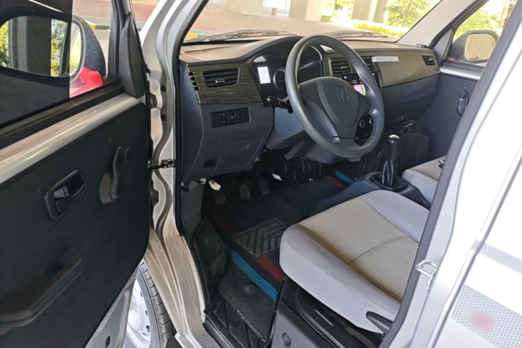 Used Jinbei Hiace X30 2023 1.5L Super-Enjoyment Van 2/5 Seats Non-Air-Conditioned Version SWC15M Driver Seat