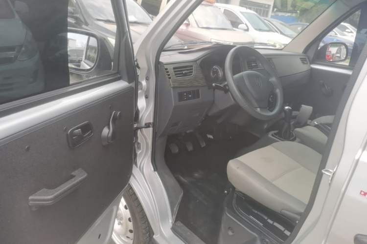 Used Jinbei Hiace X30 2023 1.5L Super-Enjoyment Van 2/5 Seats Non-Air-Conditioned Version SWC15M Driver Seat