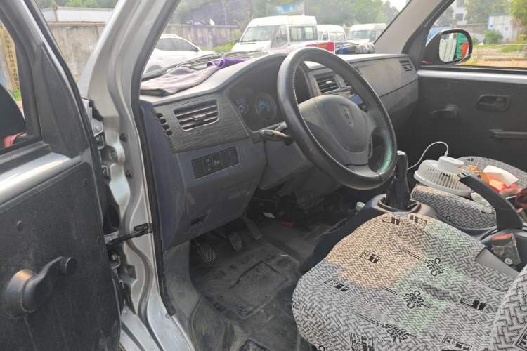 Used Jinbei Hiace X30 2023 1.5L Super-Comfortable Passenger Van 5/6/7-Seater Non-Air-Conditioned Version Model SWC15M Driver Seat