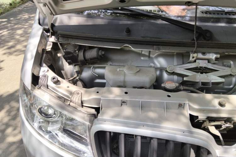 Used Jinbei Hiace X30  Engine Bay Right