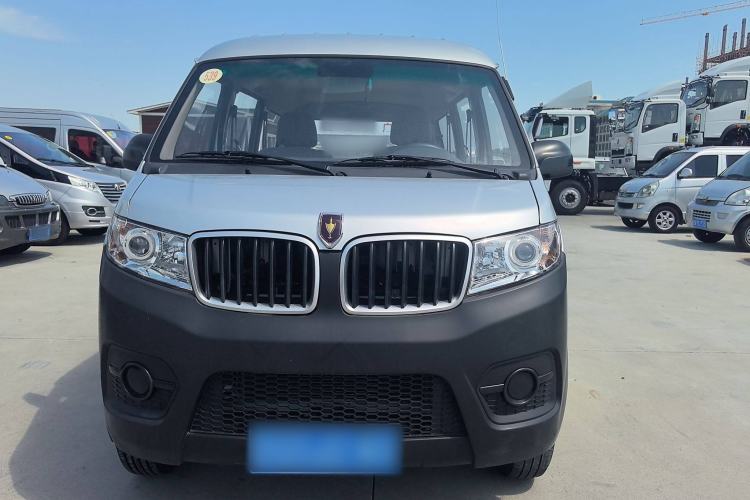 Used Jinbei Hiace X30 2023 1.5L Super-Comfortable Passenger Van 5/6/7-Seater Non-Air-Conditioned Version Model SWC15M Exterior 1