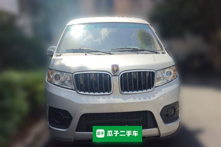 Used Jinbei Hiace X30 2023 1.5L Super-Comfortable Passenger Van 5/6/7-Seater Non-Air-Conditioned Version Model SWC15M Exterior 1