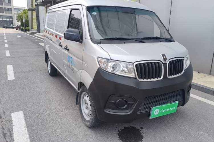 Used Jinbei Hiace X30 2023 1.5L Super-Enjoyment Van 2/5 Seats Non-Air-Conditioned Version SWC15M Exterior 1
