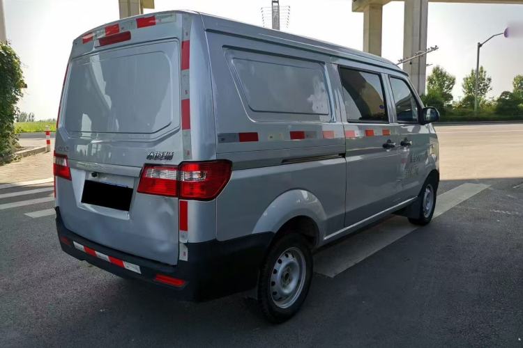 Used Jinbei Hiace X30 2023 1.5L Super-Enjoyment Van 2/5 Seats Non-Air-Conditioned Version SWC15M Exterior 11