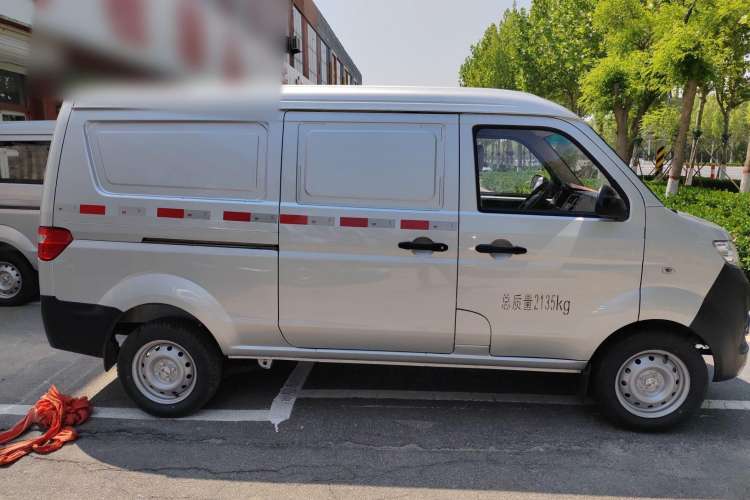 Used Jinbei Hiace X30 2023 1.5L Wealthy-Style Passenger Van 5/6/7-Seater Non-Air-Conditioned Version SWC15M Exterior 2