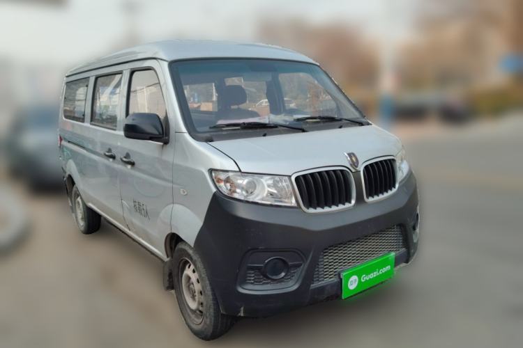 Used Jinbei Hiace X30 2023 1.5L Super-Comfortable Passenger Van 5/6/7-Seater Non-Air-Conditioned Version Model SWC15M Exterior 2