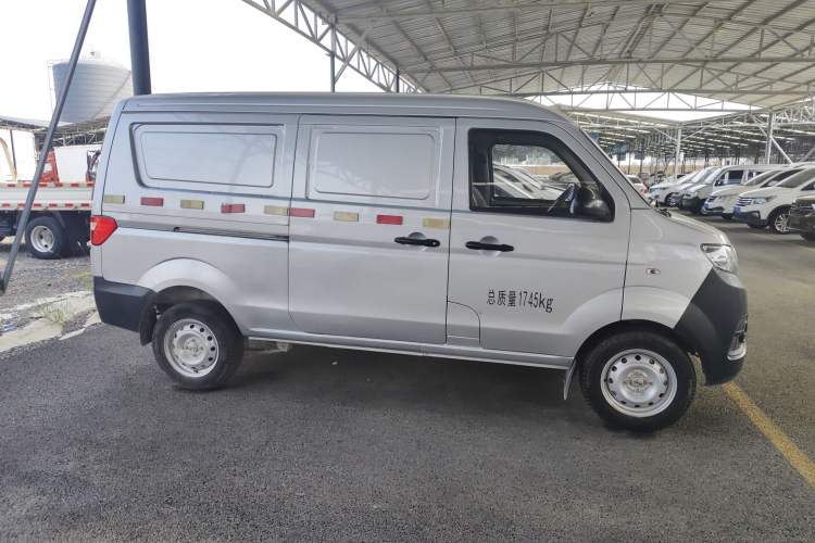 Used Jinbei Hiace X30 2023 1.5L Super-Enjoyment Van 2/5 Seats Non-Air-Conditioned Version SWC15M Exterior 2