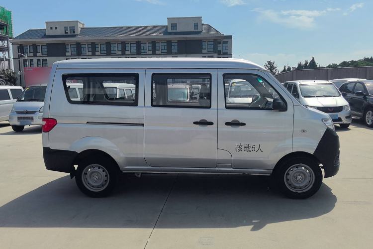 Used Jinbei Hiace X30 2023 1.5L Super-Comfortable Passenger Van 5/6/7-Seater Non-Air-Conditioned Version Model SWC15M Exterior 3