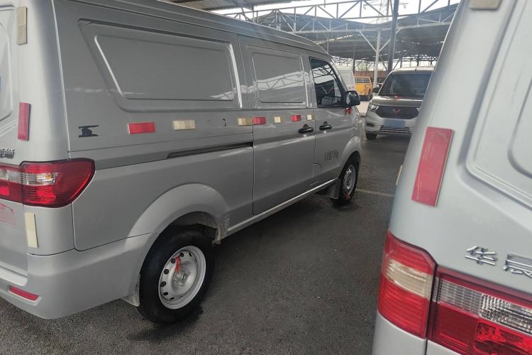 Used Jinbei Hiace X30 2023 1.5L Super-Enjoyment Van 2/5 Seats Non-Air-Conditioned Version SWC15M Exterior 3
