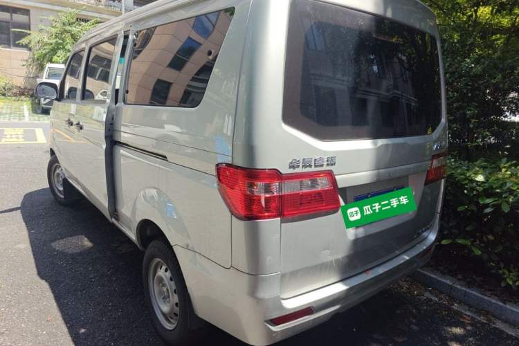 Used Jinbei Hiace X30 2023 1.5L Super-Comfortable Passenger Van 5/6/7-Seater Non-Air-Conditioned Version Model SWC15M Exterior 3